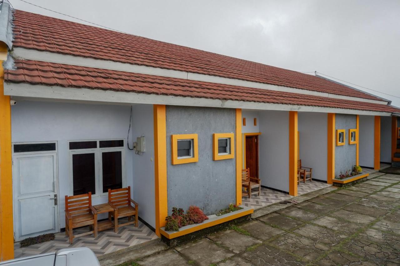 Reddoorz Near Candi Cetho Karanganyar Karanganyar  المظهر الخارجي الصورة