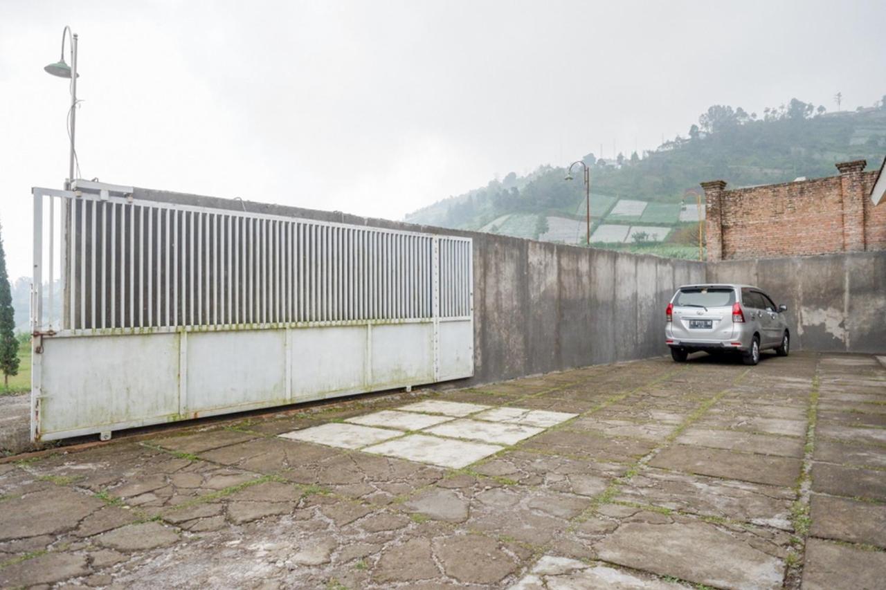 Reddoorz Near Candi Cetho Karanganyar Karanganyar  المظهر الخارجي الصورة