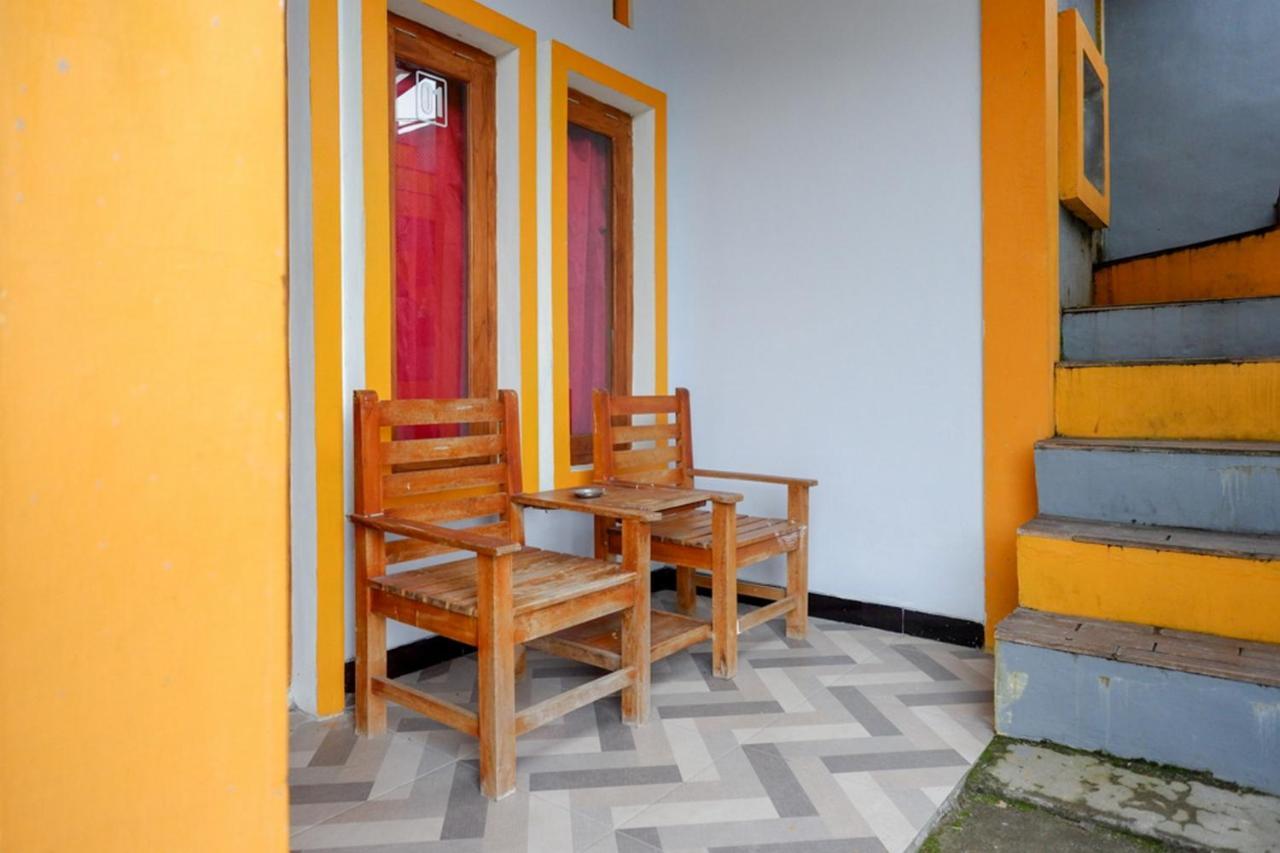 Reddoorz Near Candi Cetho Karanganyar Karanganyar  المظهر الخارجي الصورة