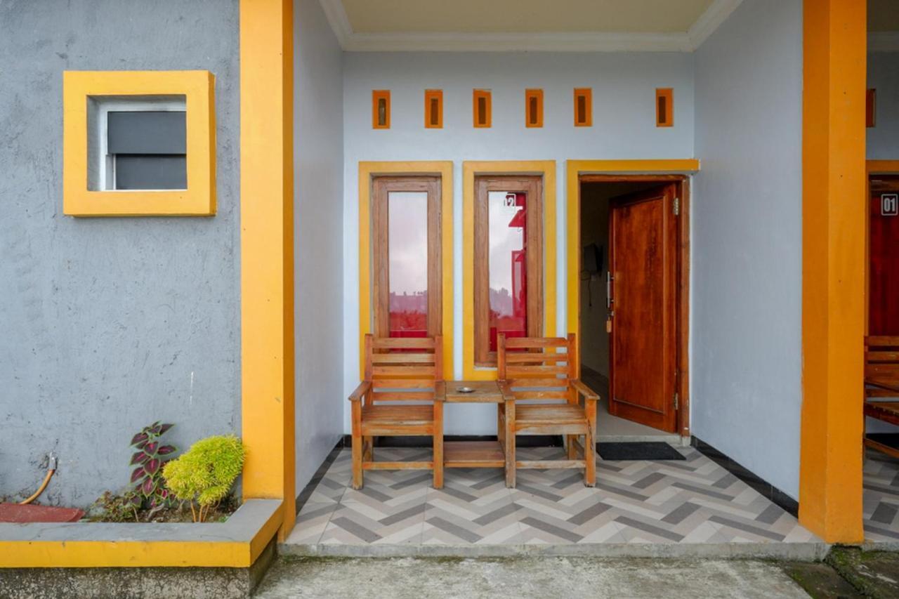 Reddoorz Near Candi Cetho Karanganyar Karanganyar  المظهر الخارجي الصورة