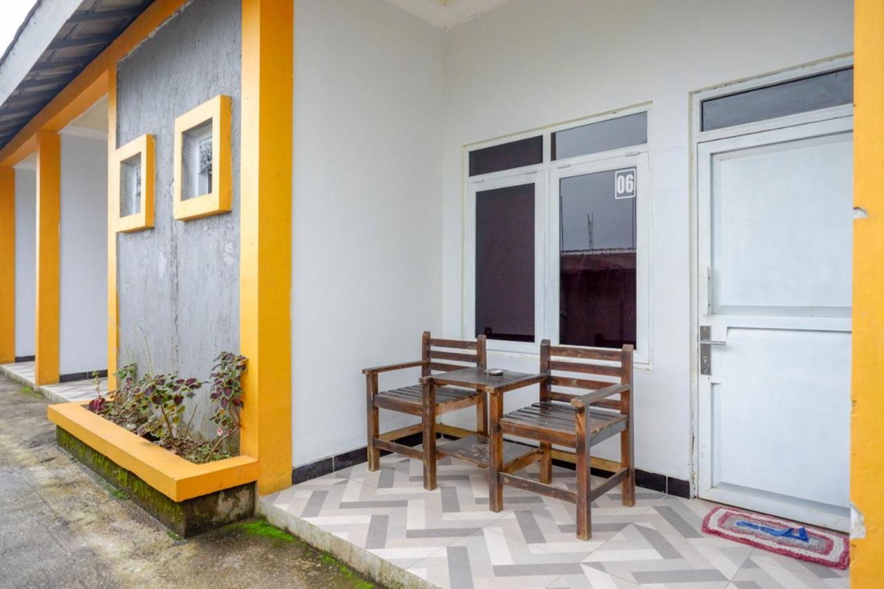 Reddoorz Near Candi Cetho Karanganyar Karanganyar  المظهر الخارجي الصورة