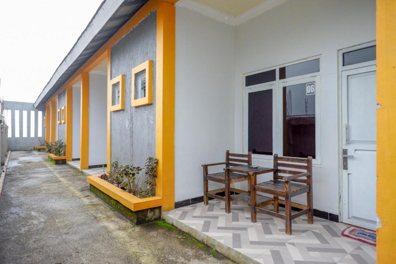Reddoorz Near Candi Cetho Karanganyar Karanganyar  المظهر الخارجي الصورة